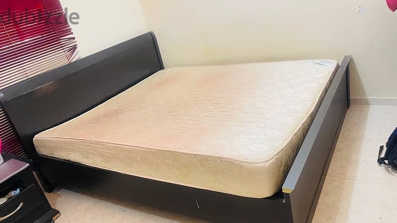 king size bed and medical mattress 1