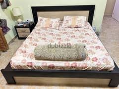 bed set with side table