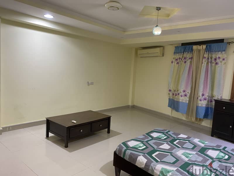 Furnished spacious room with private bathroom in Al Ghubra 4