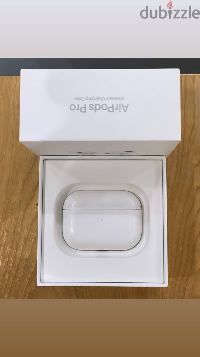 Apple AirPods Pro With Wireless Charging Case 2