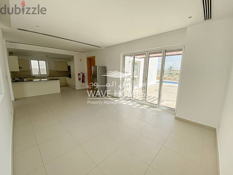 Lake Front 4-Bedroom Villa in Al Mouj 4