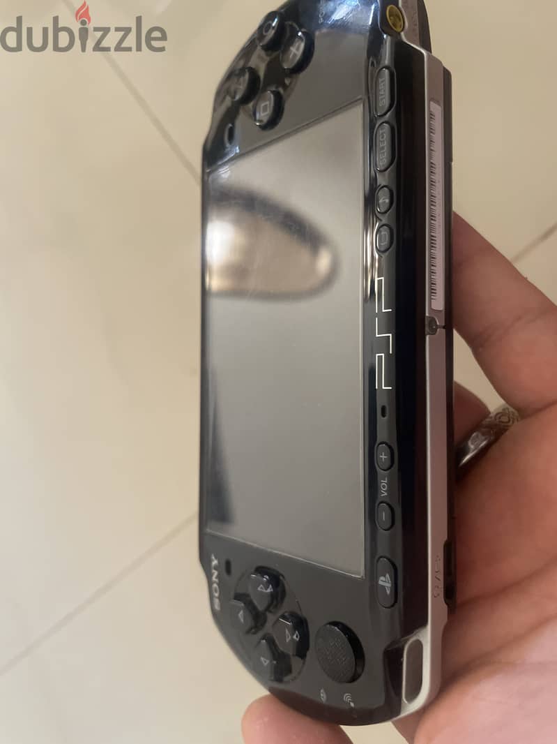 PSP 3000 very clean and neat 1