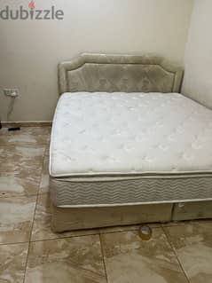 king size Bed Best condion 180 bay 200