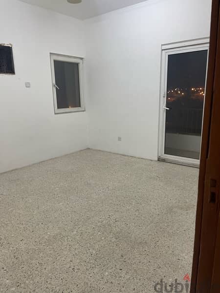 room for rent near oasis mall 1