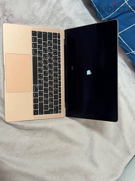 Apple MacBook Air 13 inch gold color 8Gb ram 256 ssd 4