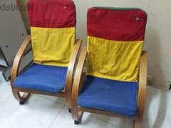 4 chairs for kids ( 2 wooden / 2 plastic ) / ٤ كراسي للاطفال