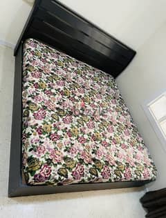 King size bed with mattress 180x200