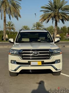 1st owner expat driven Toyota Land Cruiser GXR V8.2018. Bahwan agency