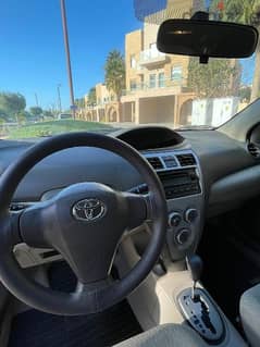 2010   Toyota yaris for sale full automatic. 78145038