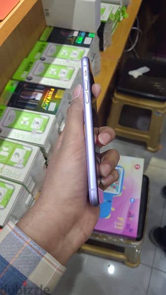 iPhone 11 net and clean purple colour 3