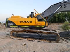 Volvo 460 Excavator with Bucket     حفارة فولفو 460 مع دلو