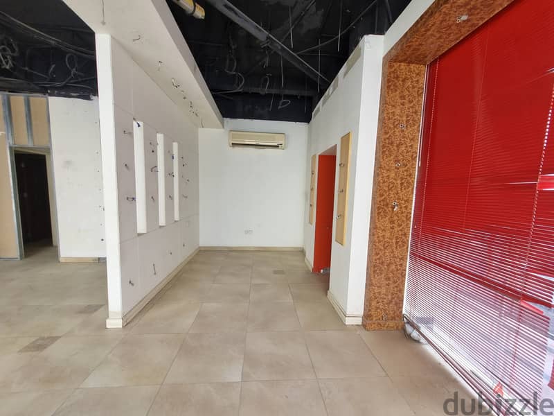 Prime Location Showrooms for Rent at MBD Ruwi PPC84 4