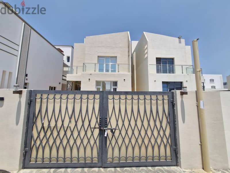 5 + 1 Incredible Villa for Sale – Al Khoud 0