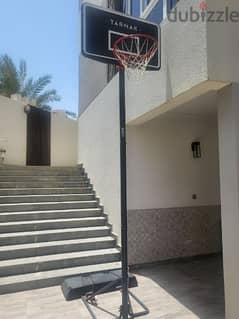 Basketball Hoop with a Ball  قائم مع شبكة كرة السلة مع الكرة