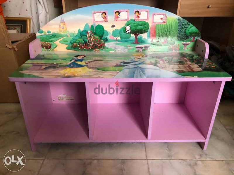 Small cabinet for girls 0