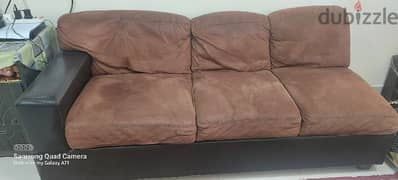 L-shape 6 seater corner sofa with 2 cushions