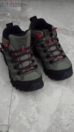 Hiking shoes with JEEP logo
