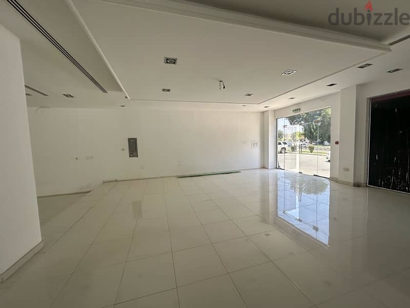 shop for rent in Qurum perfect location 3