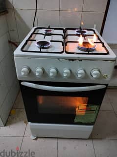 Cooking range in Good condition.
