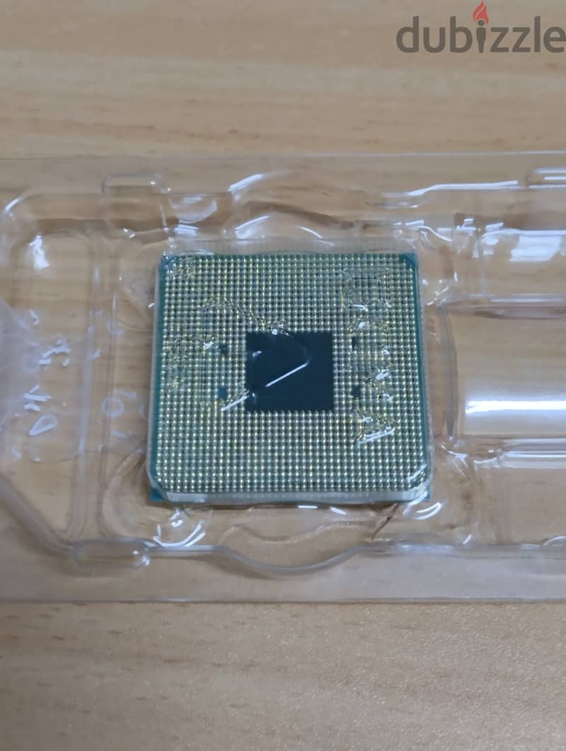 AMD Ryzen 3 3200G 3.6 GHz 1