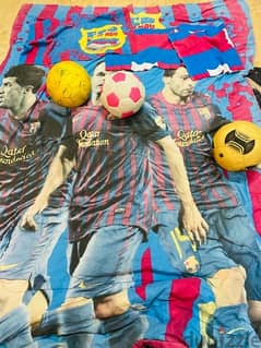 FCB twin comforter set plus 3 balls