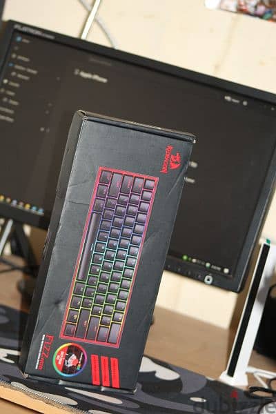 OFFER 1 month used !!! Redragon K617 Mechanical 60% Red Switch 3