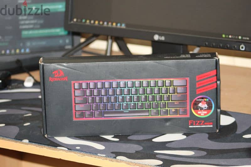 OFFER 1 month used !!! Redragon K617 Mechanical 60% Red Switch 4