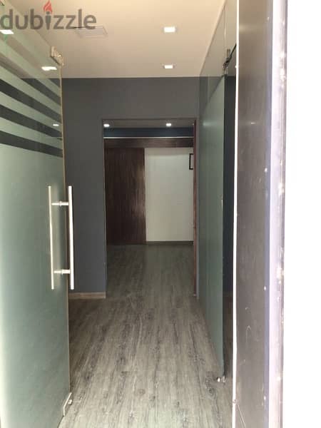 Commercial  Shop / office showroom for rent in Ruwi area 80 sqmt 5