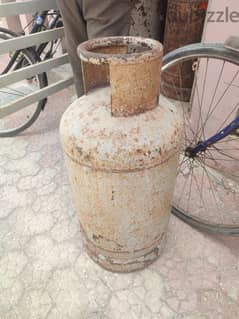 GAS cylinder  with  gas