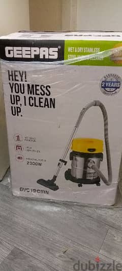 25 leter vacuum cleaner  and water