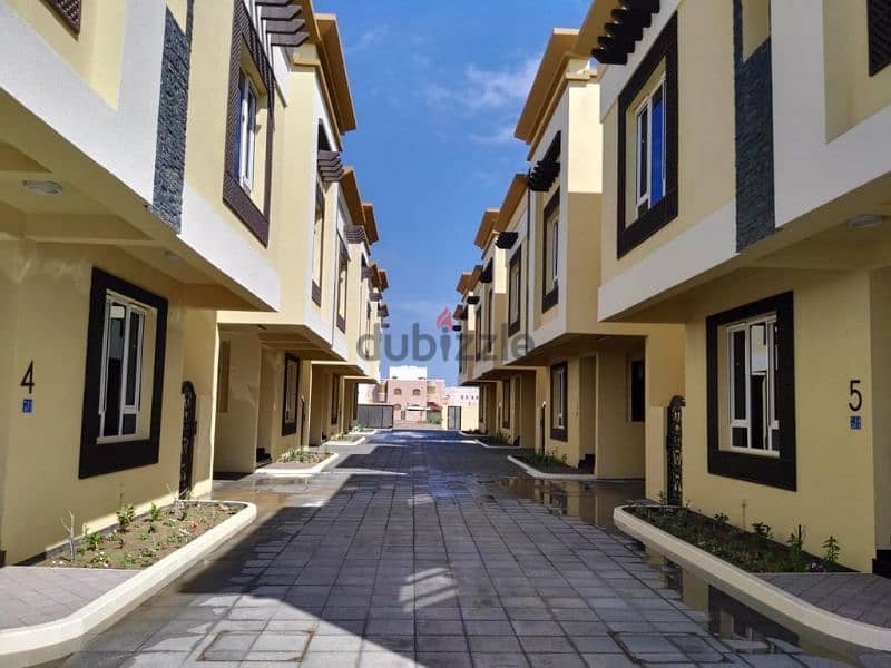 townhouse for rent in seeb 0