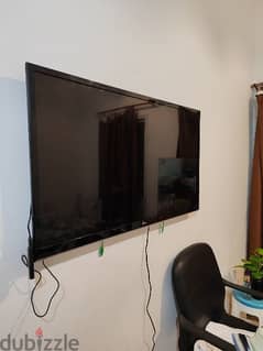 LG 43 Inch LED TV with an Mi Stick.     LG 43 تليفزيون مع عصا Mi