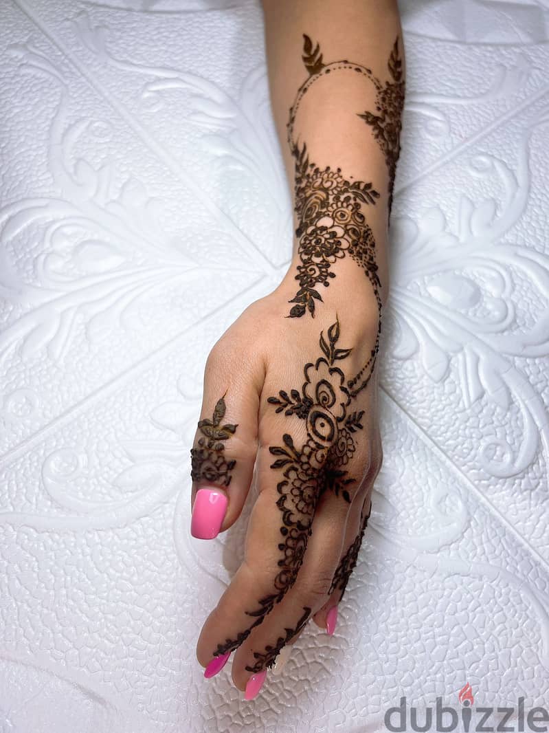 Henna designer salalah 1