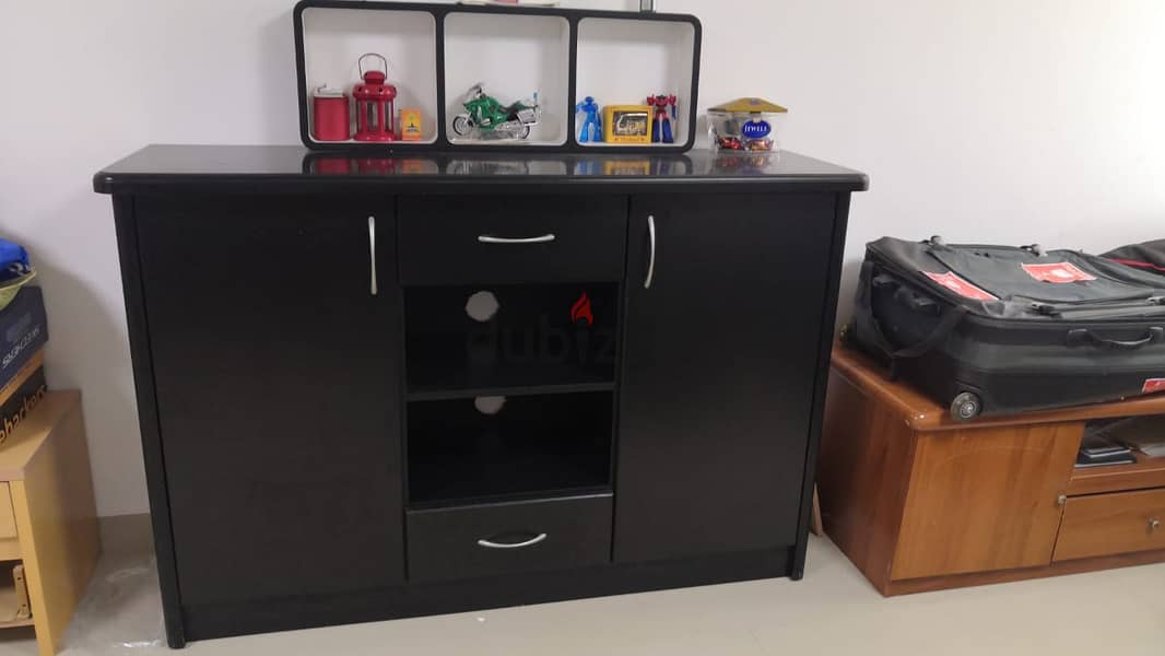 Used Furniture in very Good Condition 1