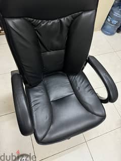 OFFICE CHAIR VERY COMFORTABLE