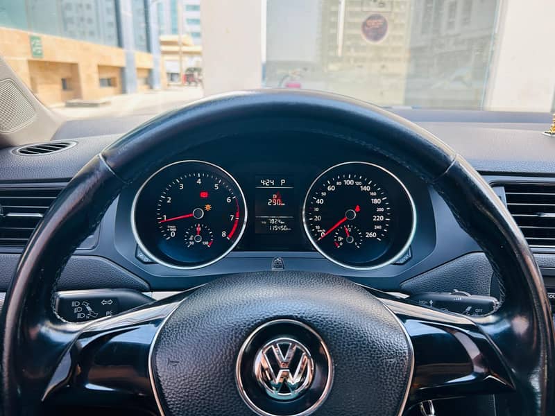 Volkswagen Jetta 2015, Less than 1,16,000 KM, Nice Condition Car. 8