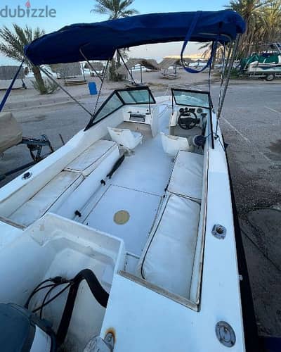 قارب نزهة للبيع / Boat for sale