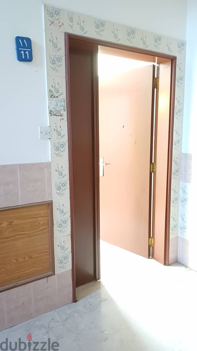 FLAT FOR RENT AT AL KHUWAIR 33 NEAR SAID BIN TAIMUR MOSQUE 2