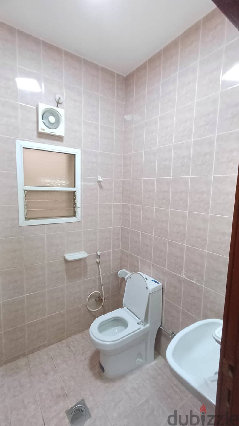 FLAT FOR RENT AT AL KHUWAIR 33 NEAR SAID BIN TAIMUR MOSQUE 6