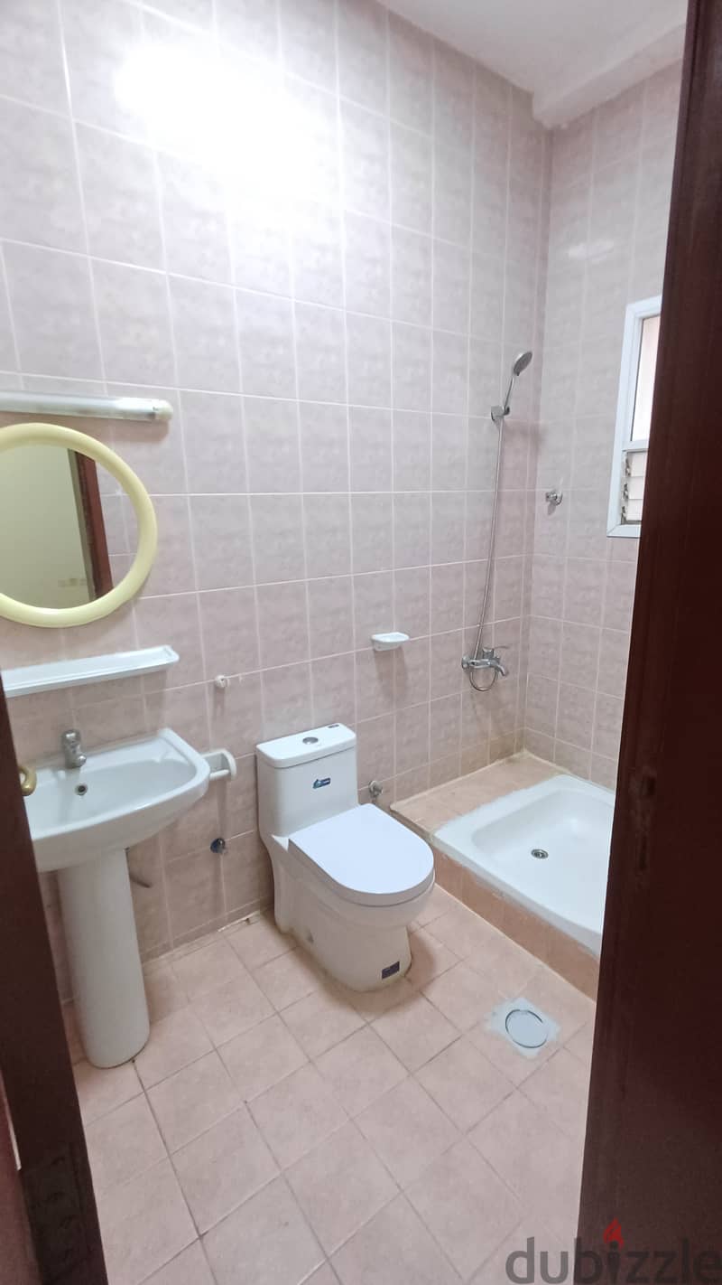 FLAT FOR RENT AT AL KHUWAIR 33 NEAR SAID BIN TAIMUR MOSQUE 11