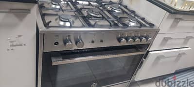 Gas stove / oven