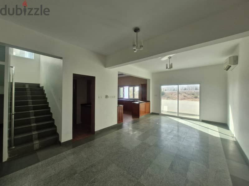 3 + 1 Maid's Room Stunning Villa in Qurum for Rent 7