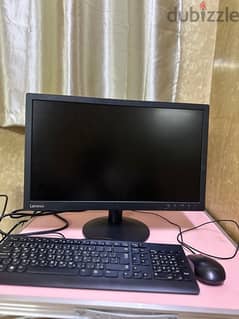 كمبيوتر مكتبي مستخدم