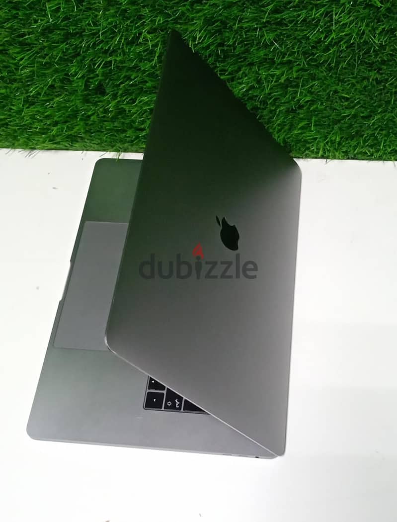 MacBook Pro 2017 Core i7 4GB Graphic Card Laptop 1