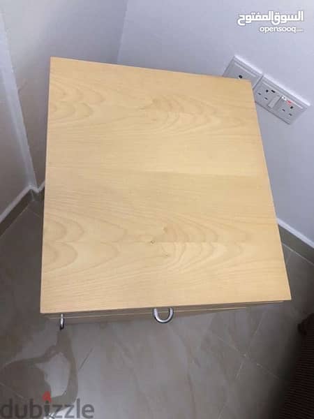 side table /طاوله جانبية 2