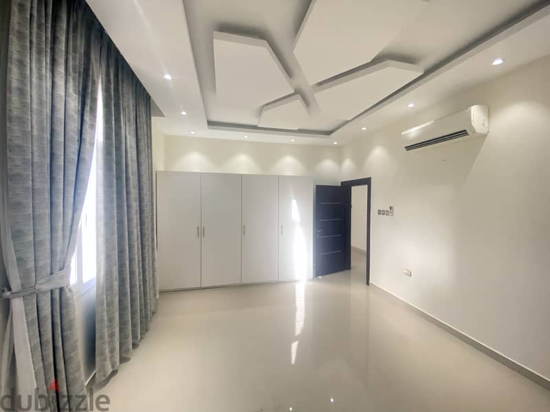 Beautiful 5BHK Compound Villa for Rent in Qurum Heights - PPV233 11