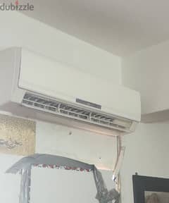 2 ton in a very GOOD CONDITION AC