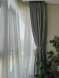 high quality large curtain - urgent sale- expat leaving