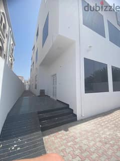 SR-M-502  High quality villa to let in al mawaleh south ( commercial)