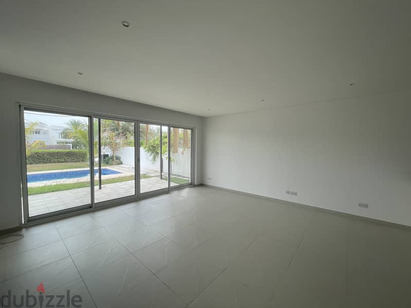 5 Bedroom Villa with Lake View for Rent in Al Mouj Muscat 7